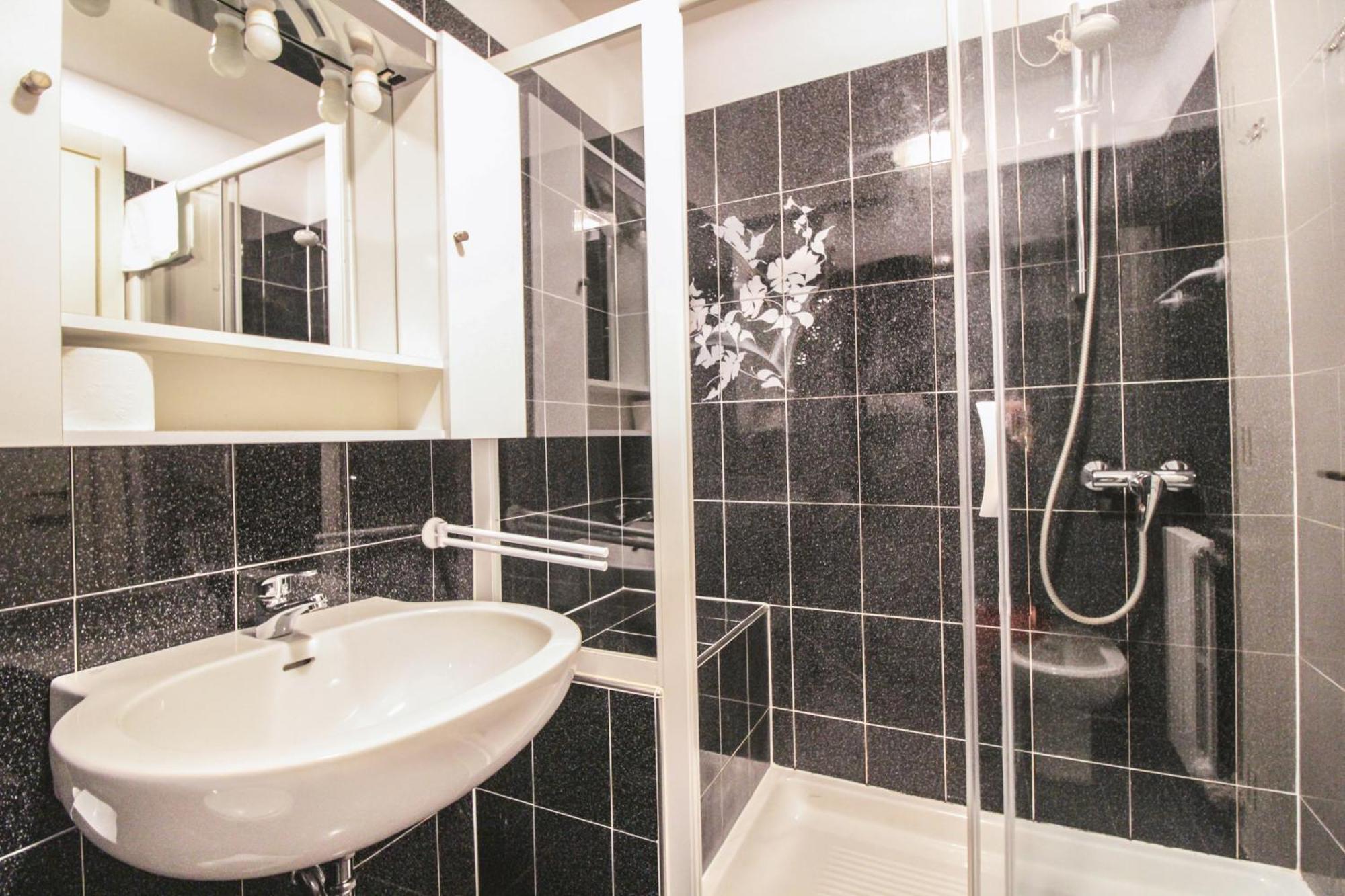 Lario Elegante Apartment Menaggio Exterior photo